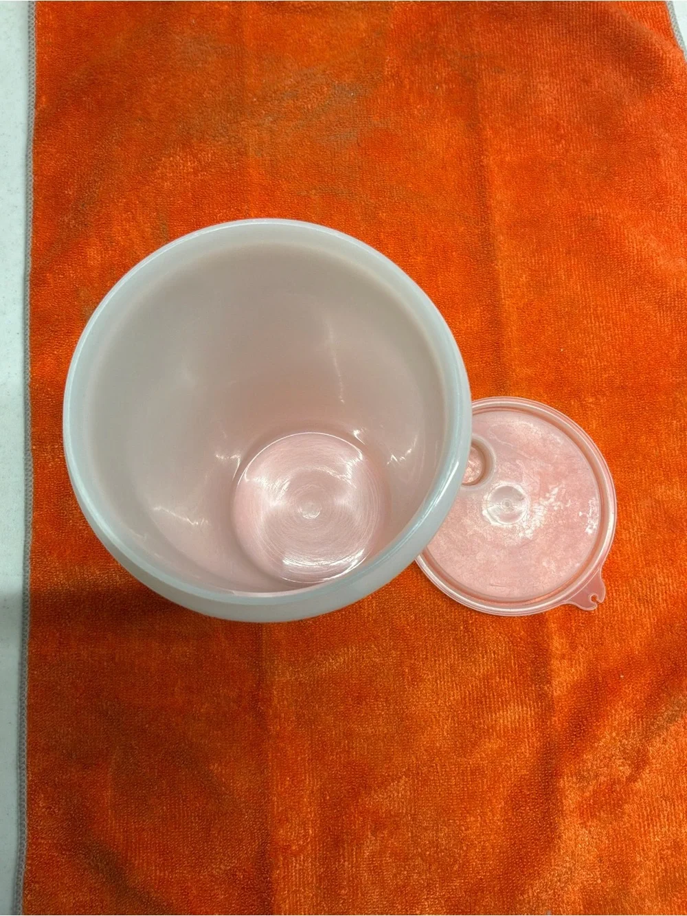 Vintage Tupperware #261-15 Juice Storage Container With Lid
